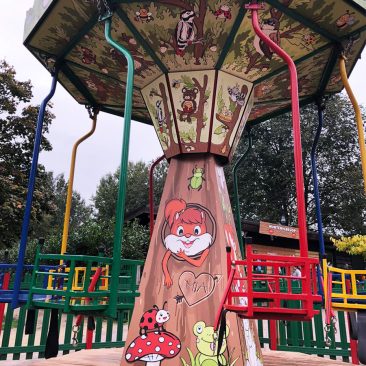 Design-caroussel-Amstelpark-Dewy-Venerius-2023 by . 