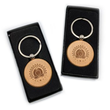 Relatiegeschenk-Houten-Sleutelhangers-Dewy by . 